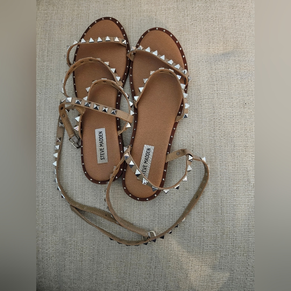 Steve Madden studded scrappy sandals - size 9